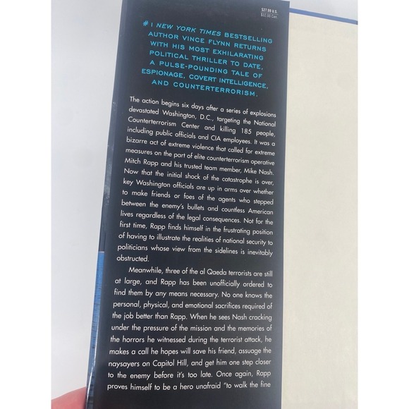 Hardcover Book // Vince Flynn // Pursuit of Honor (Mitch Rapp,‎ No. 10) // Used - Picture 2 of 6